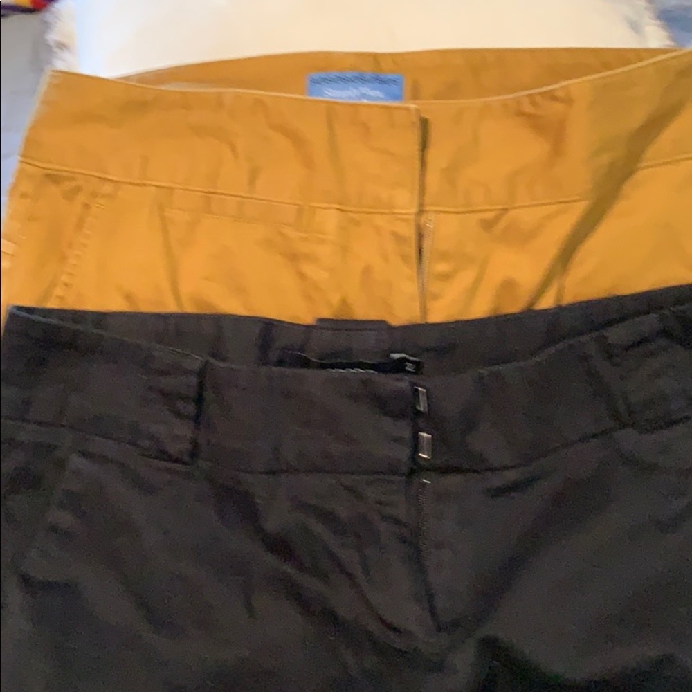 2 pairs of Bermuda shorts in size 2